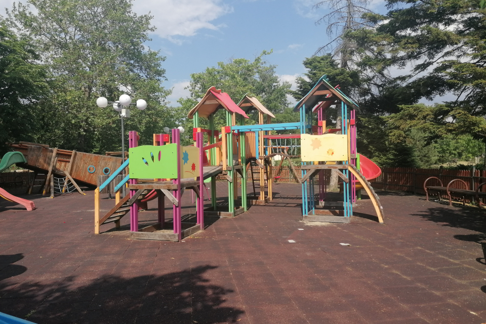 Общината ще премахне няколко елемента от три детски съоръжения в парк „Юнак“ след извършена регулярна проверка от общински експерти. Дейностите са планирани...